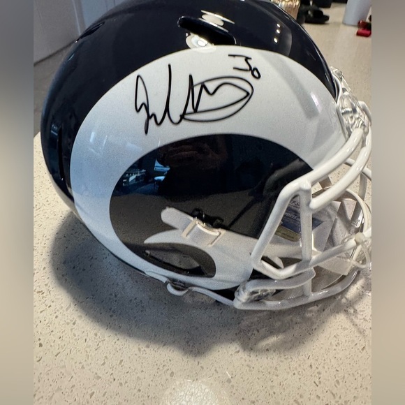 Todd Gurley Signed Los Angeles Rams Riddell Full Size Speed NFL Helmet w COA/Pho - Picture 10 of 12